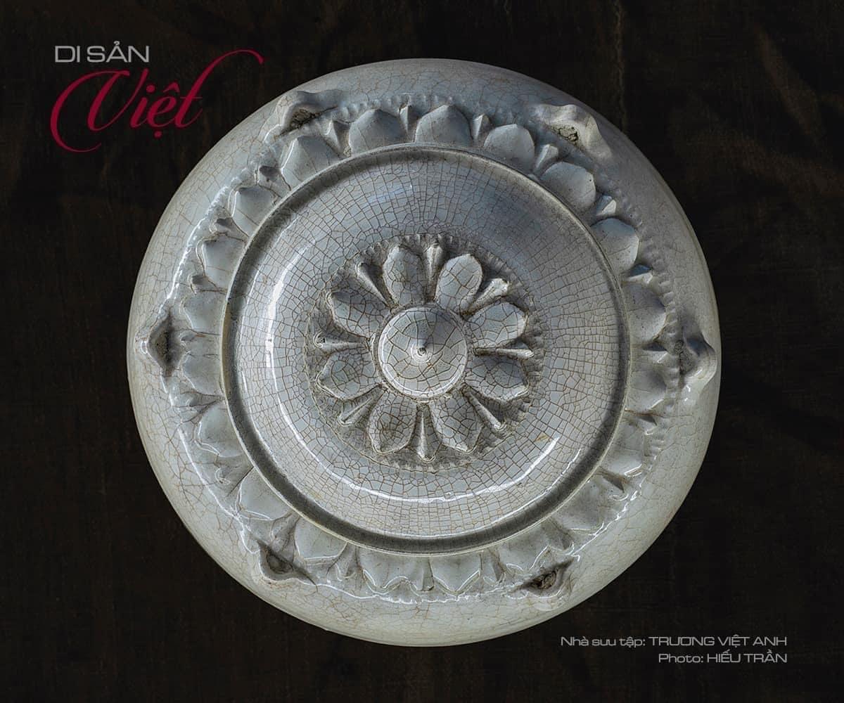 NHỮNG CÁNH SEN NGÀN TUỔI